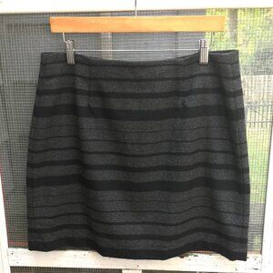 Banana Republic Pencil Mini-Skirt, Size 12, Gray & Black Stripes, Wool‎ Blend